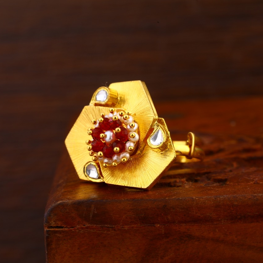 916 Gold Hallmark Antique Gorgeous Ladies Ring LAR153