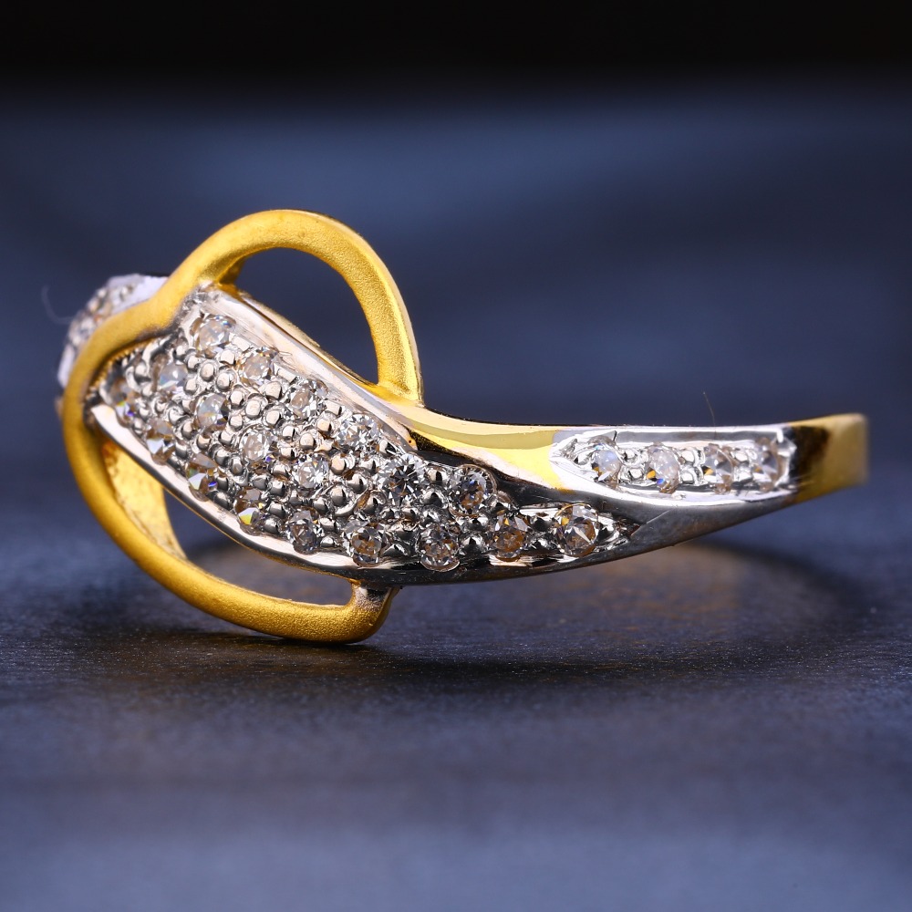 916 Gold CZ Hallmark Designer Women's Ring LR304
