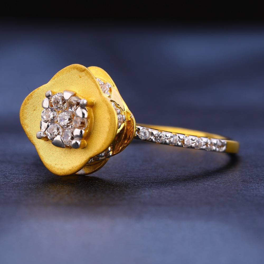 916 Gold CZ Classic Ladies Ring LR295