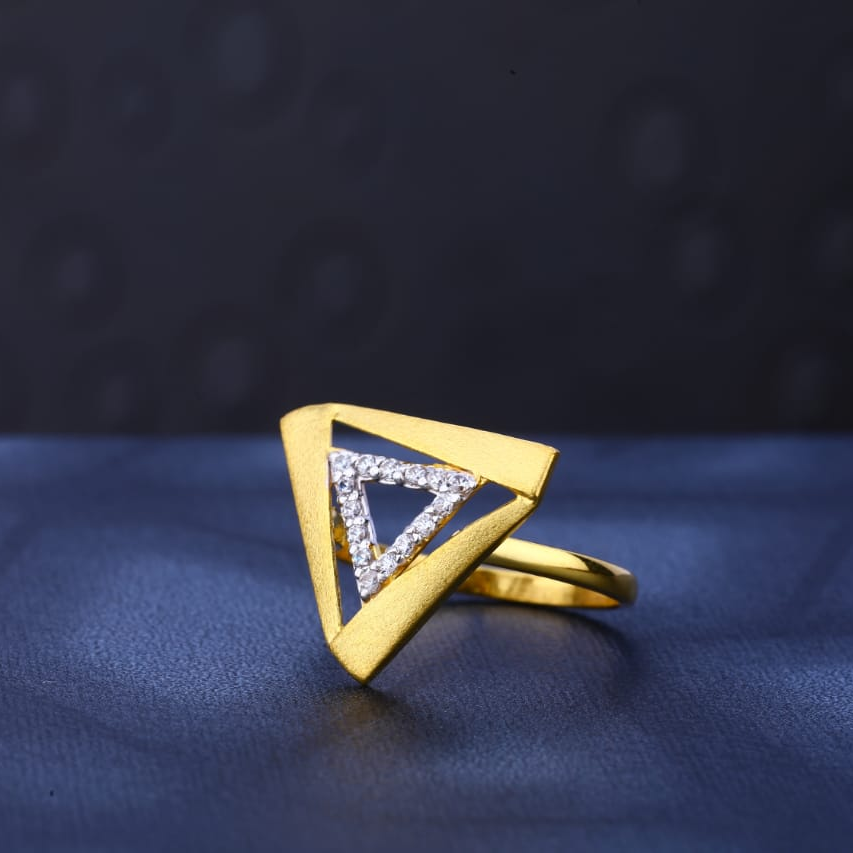 916 Gold Hallmark Delicate Ladies Ring LR492