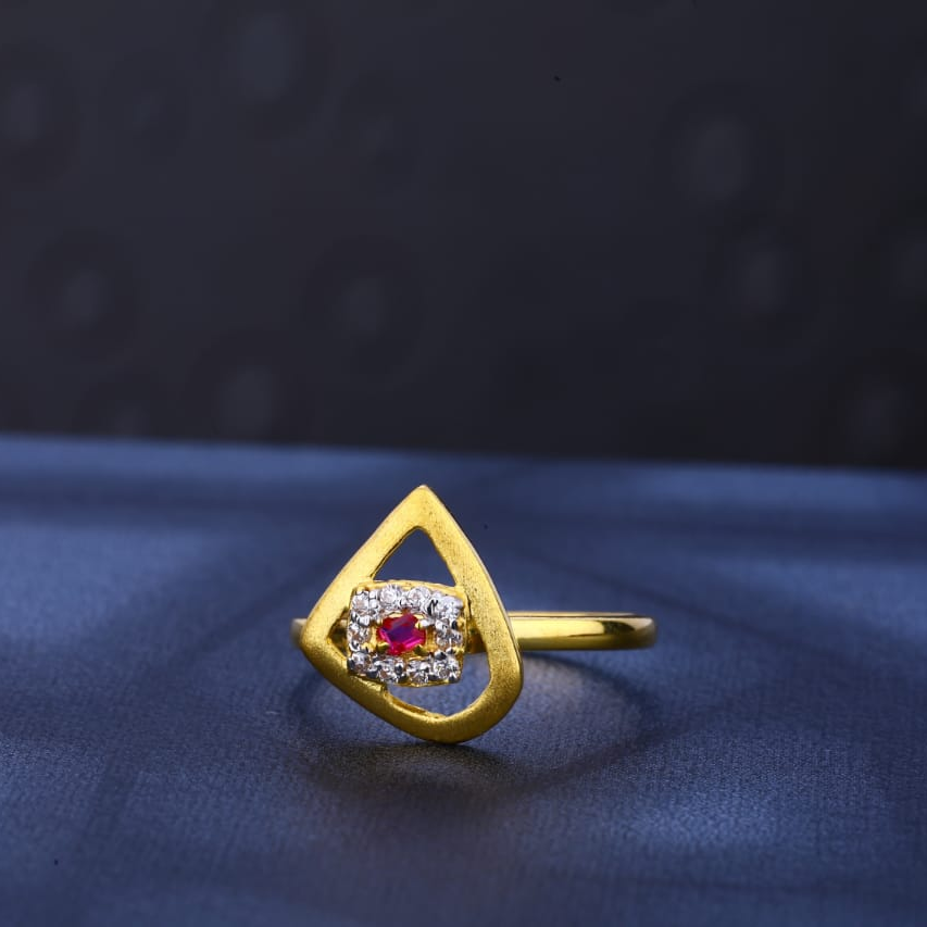 916 Gold Ladies Gorgeous Ring LR512