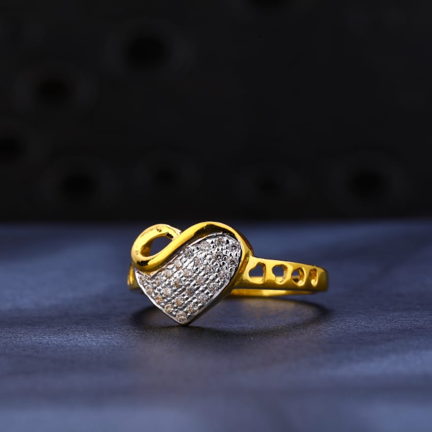22KT Gold CZ Hallmark Stylish Ladies Ring LR1185