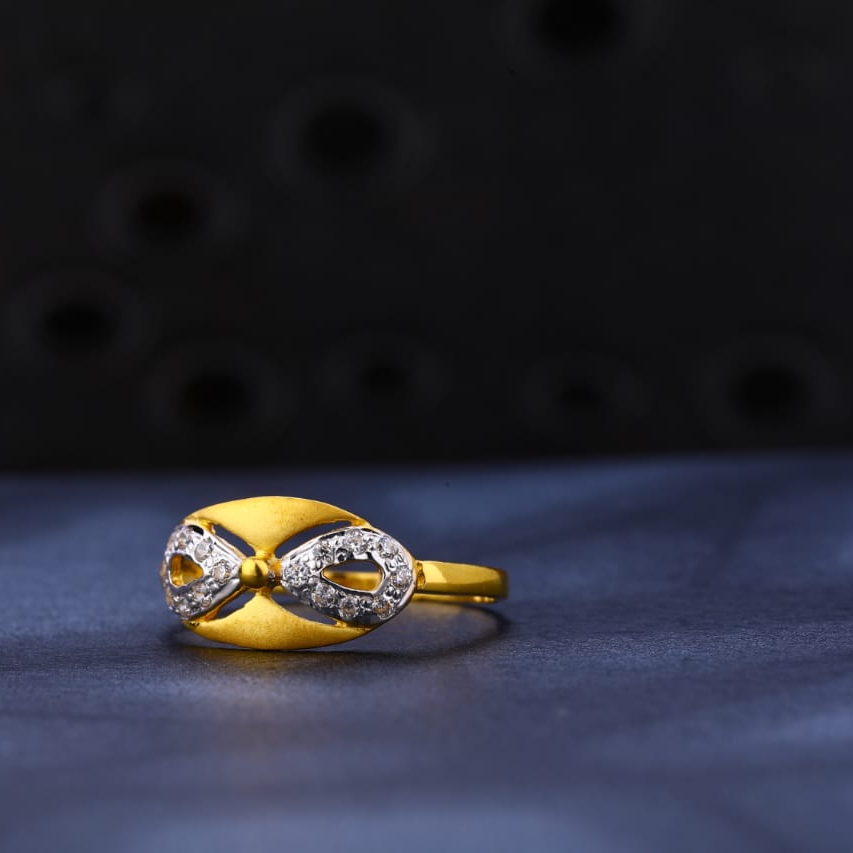 916 Gold CZ Hallmark Delicate Ladies Ring LR1147
