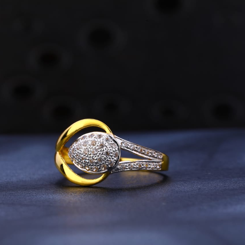 916 Gold CZ Hallmark Classic Ladies Ring LR1145