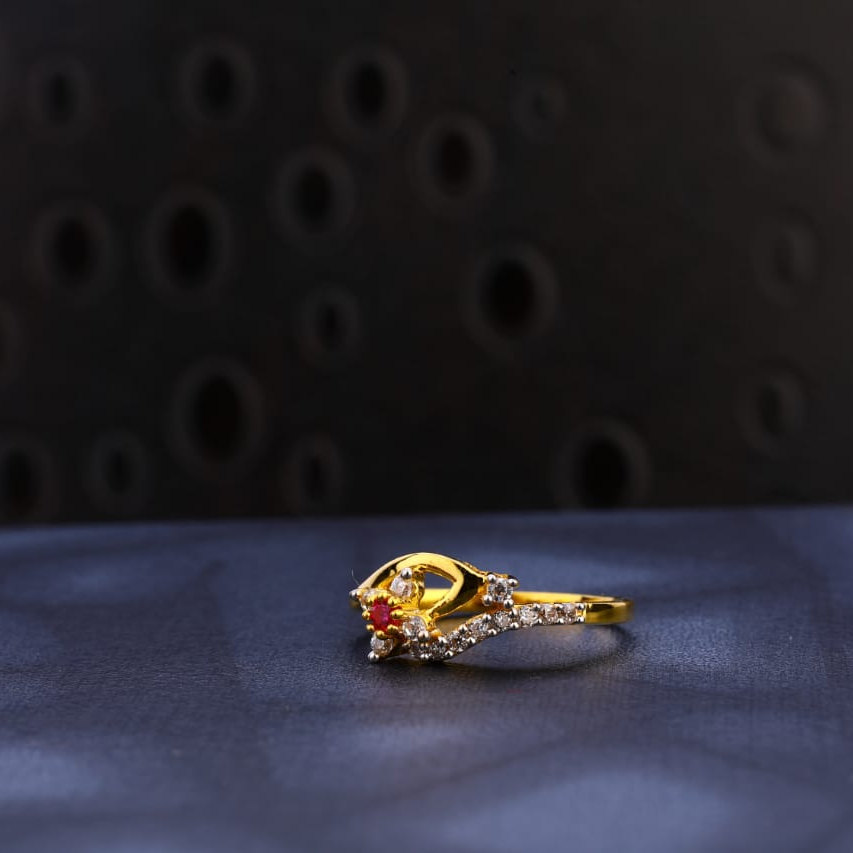 916 Gold Hallmark Ladies Ring LR1590