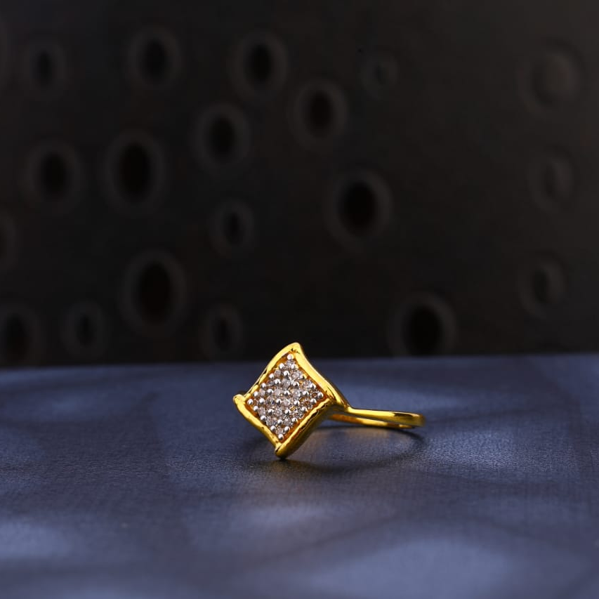 916 Gold Ladies Delicate Ring LR1588