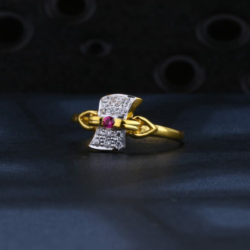 916 Gold CZ Hallmark Ladies Ring LR1373
