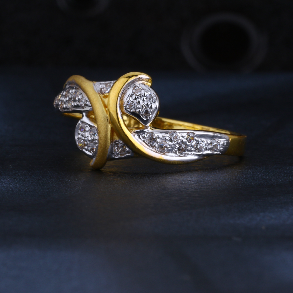 22CT Gold Ladies Gorgeous CZ Ring LR1346