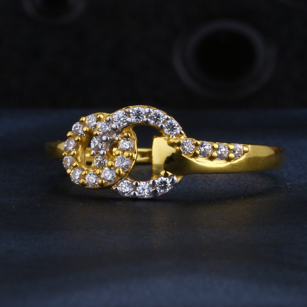 22CT Gold Hallmark Fancy Ladies Ring LR1299