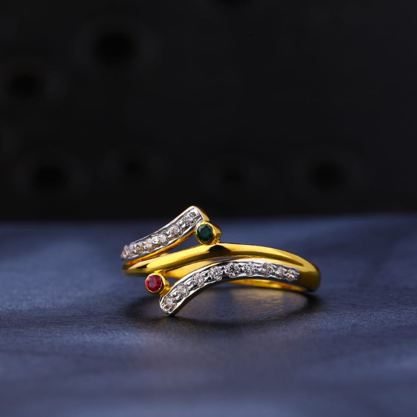 916 Gold Ladies Ring LR1265