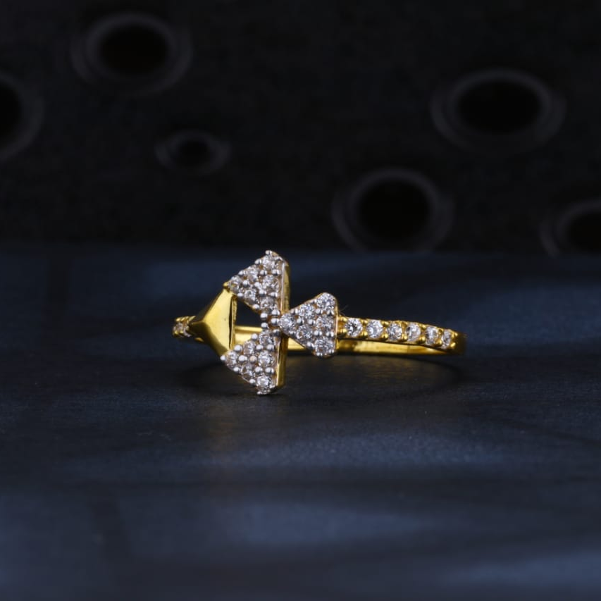 916 Gold CZ Hallmark Designer Ladies Ring LR1461