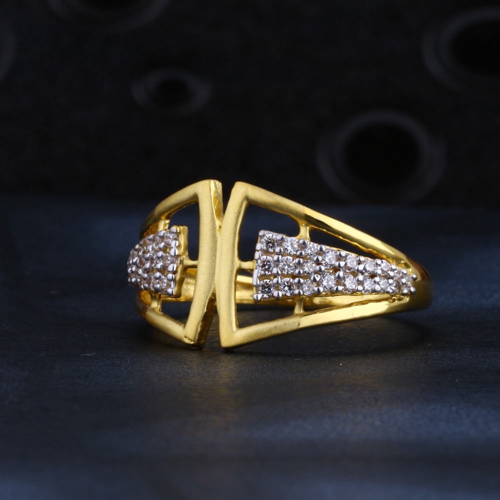 916 Gold Ladies Stylish CZ Plain Ring LR1396