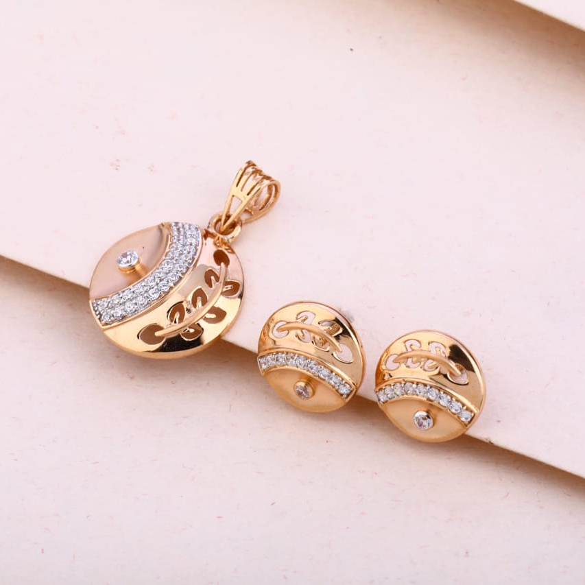 18KT Rose Gold Hallmark Fancy Ladies Pendant Set RPS177
