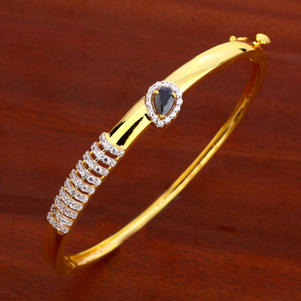 18KT Ladies Gold Gorgeous Hallmark Kada Bracelet LKB158