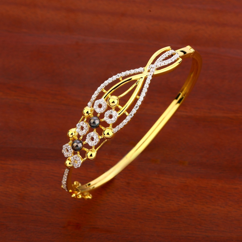 750 Gold Womens Hallmark Kada Bracelet LKB136