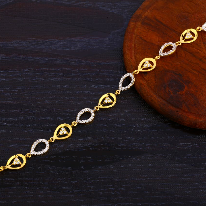 916 Gold Ladies CZ Fancy Bracelet LB372