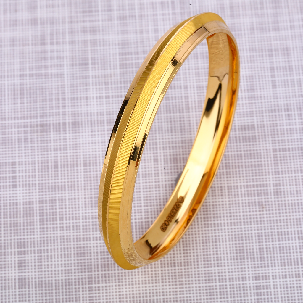 916 gold exclusive lock kada bracelet  mpkb19