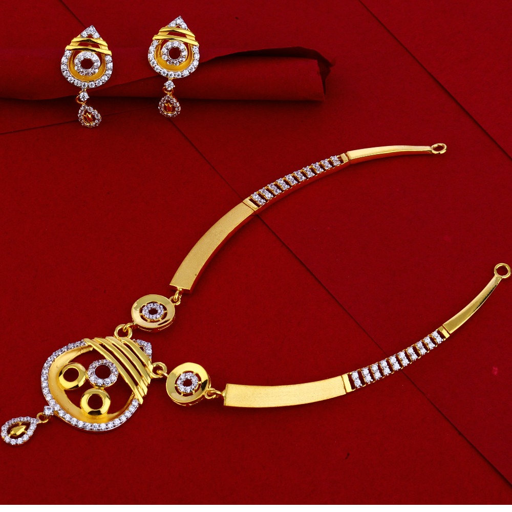 916  Gold CZ  Hallmark exclusive Ladies Necklace Set LN78