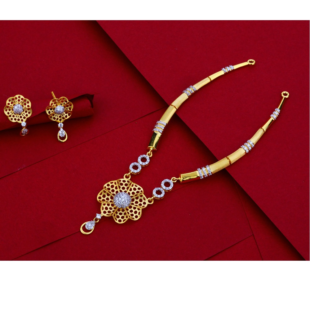 916 CZ Gold  gorgeous Hallmark Necklace Set LN26
