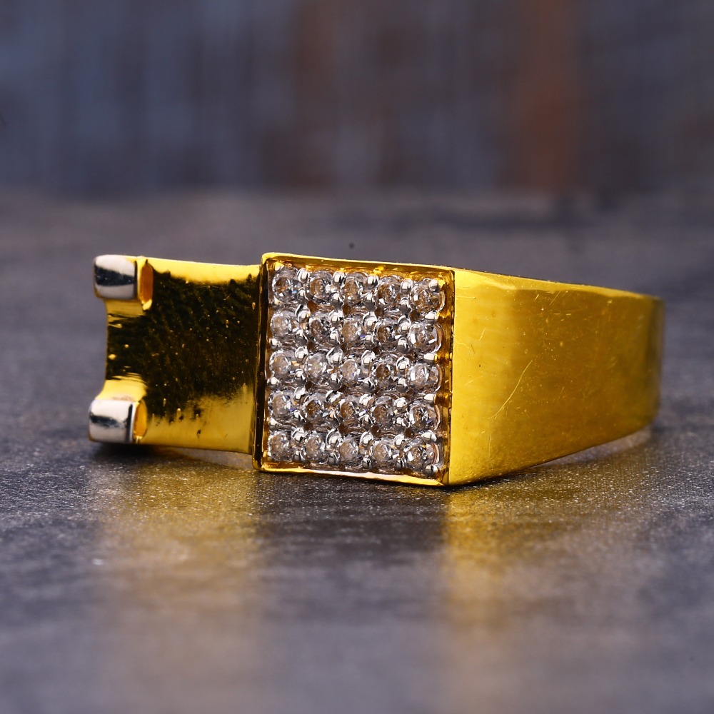 916 Gold CZ Hallmark Delicate Gentlemen's  Ring MR781