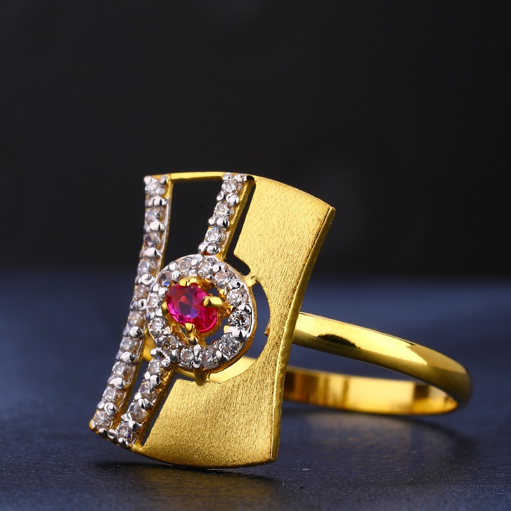 22ct gold hallmark fancy ladies  ring lr758