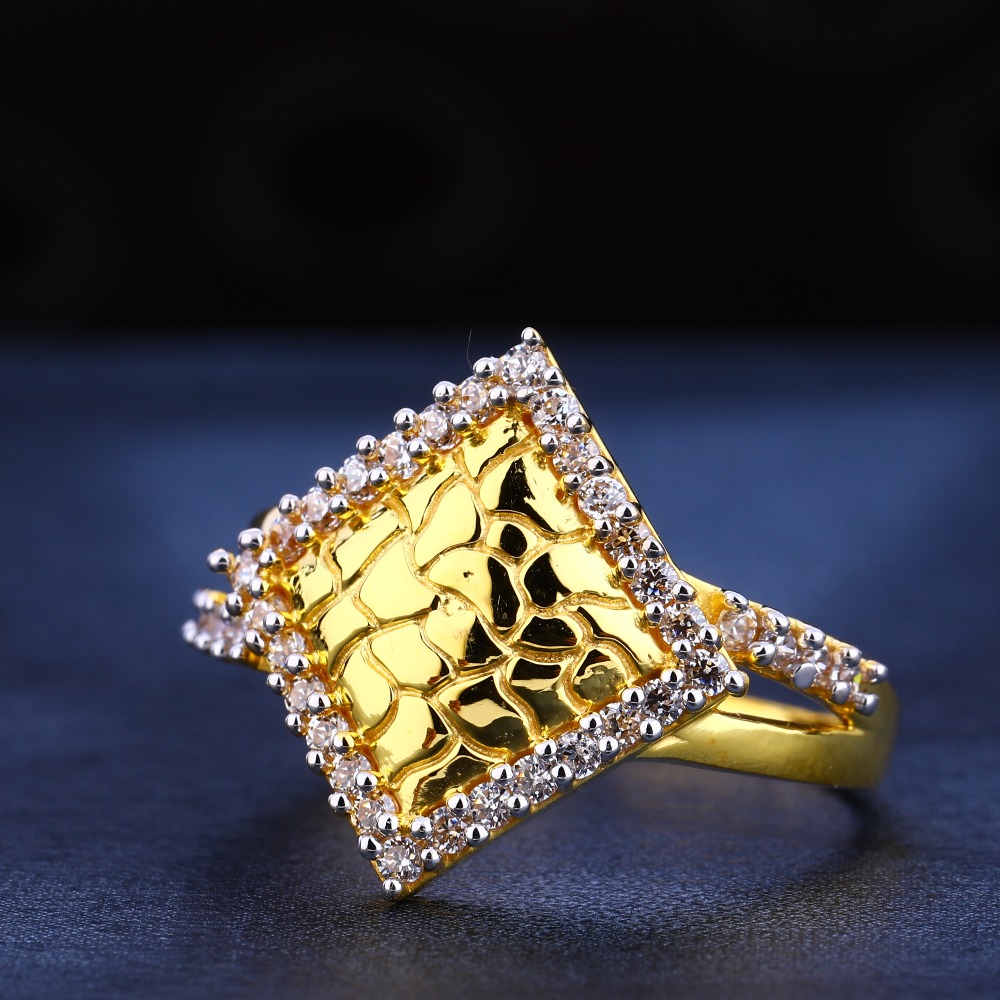 916 Gold Cz Classic Ladies Ring LR575