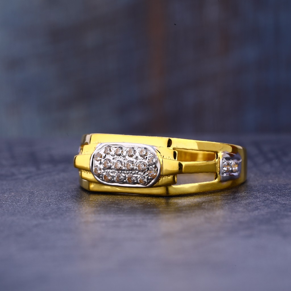 916 Gold Cz Delicate Hallmark Mens Ring MR654