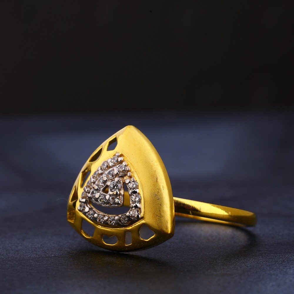 22kt Gold Fancy Diamond Hallmark Women's Ring LR436