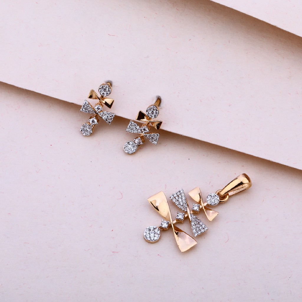 750 Rose Gold Women's Exclusive Pendant Set RPS158