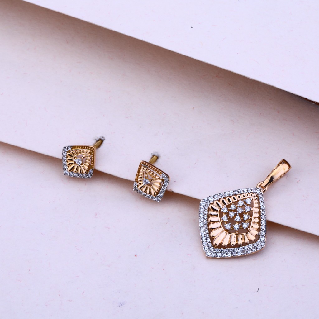 750 Rose Gold women's Stylish Pendant Set RPS72