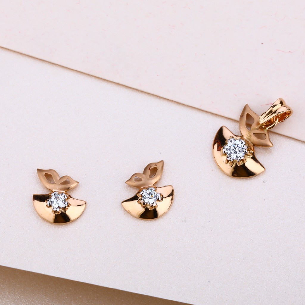 18CT Gold Classic Diamond Pendant Set RPS06
