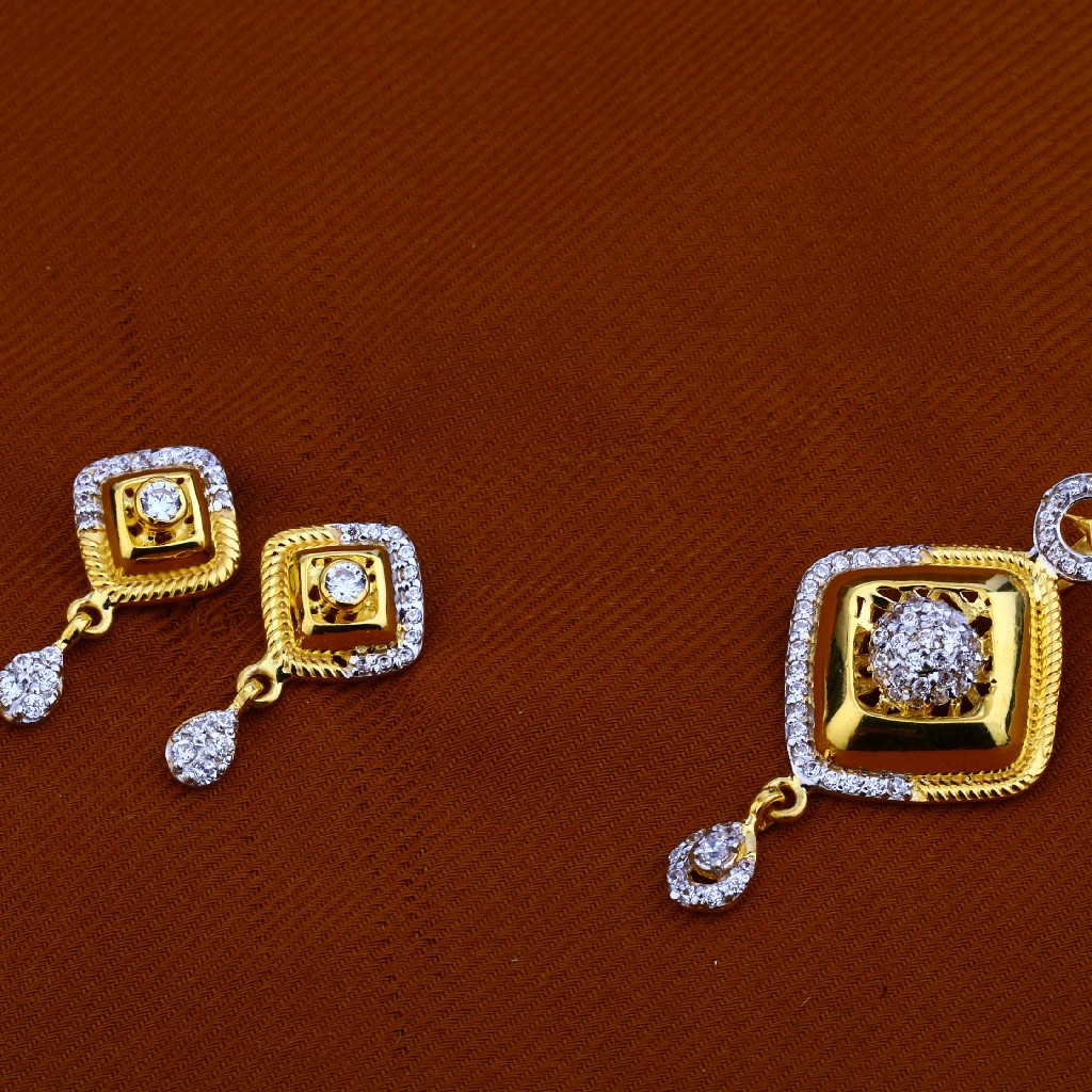 916 Gold Designer Hallmark Pendant Set FPS96