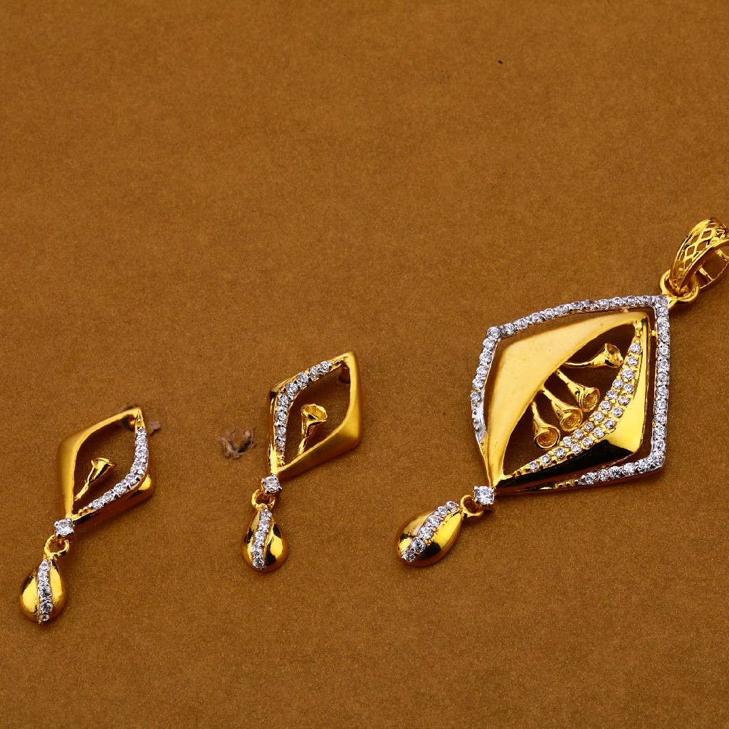 22KT Gold Fancy Ladies Pendant Set FPS126