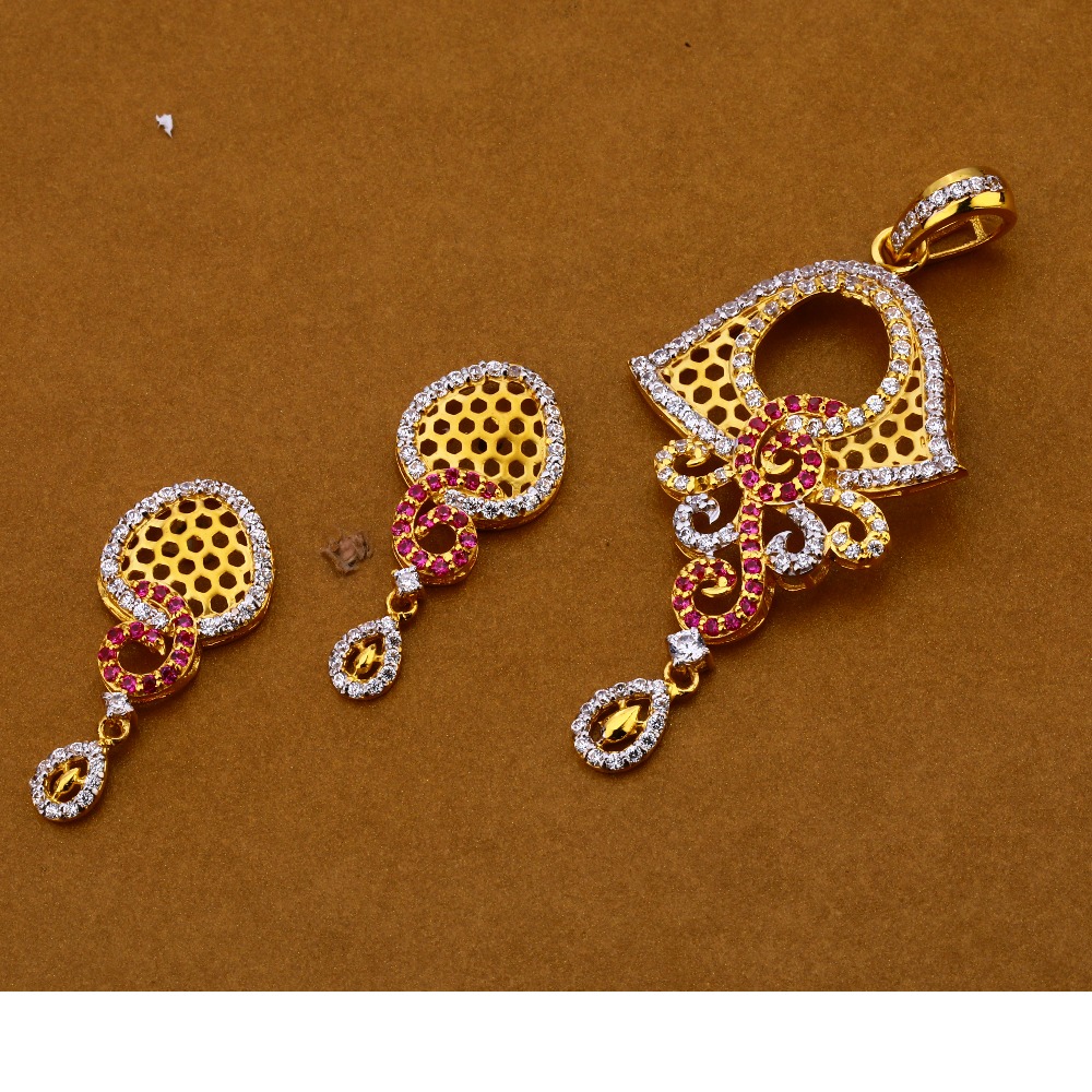 916 Gold Ladies Hallmark exclusive  Pendant Set FPS182