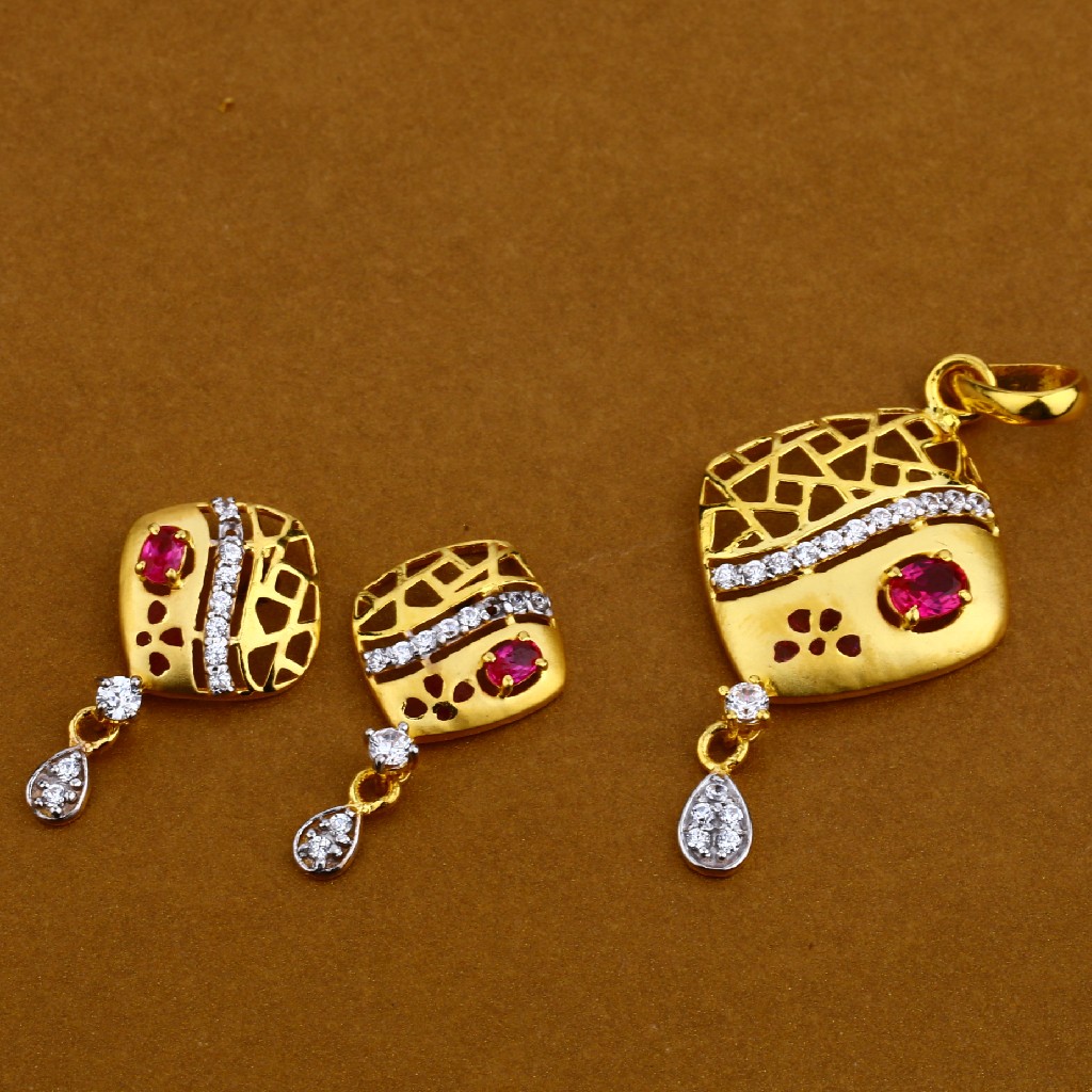 22Kt Gold Stylish Hallmark Pendant Set FSP39