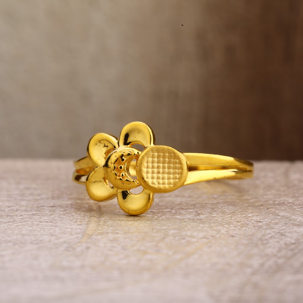 22Kt Gold Stylish Hallmark Women's Plain Ring LPR261