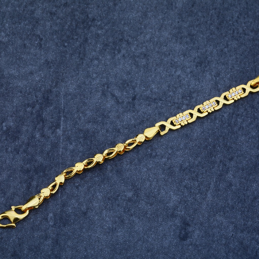916 Gold Stylish Ladies Bracelet LPBR23