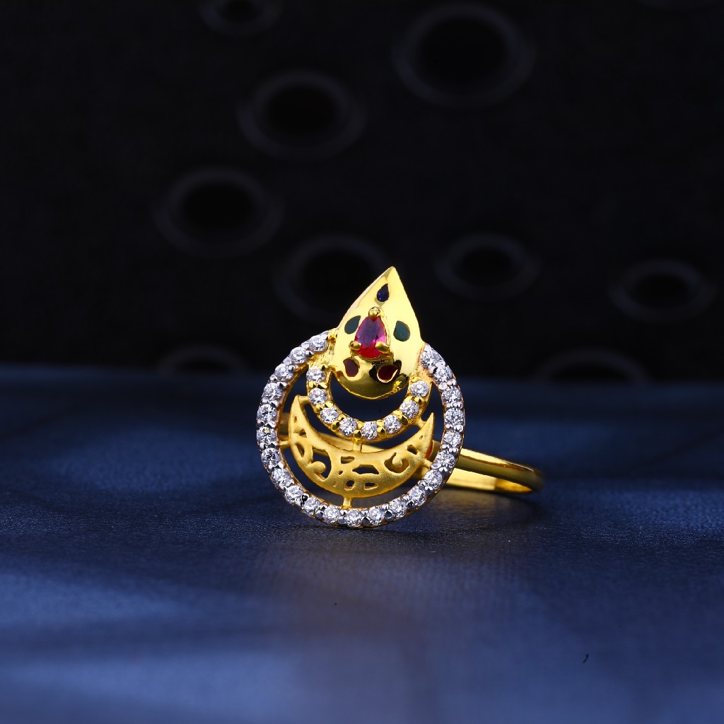 22kt Gold Cz stylish Ring LR64