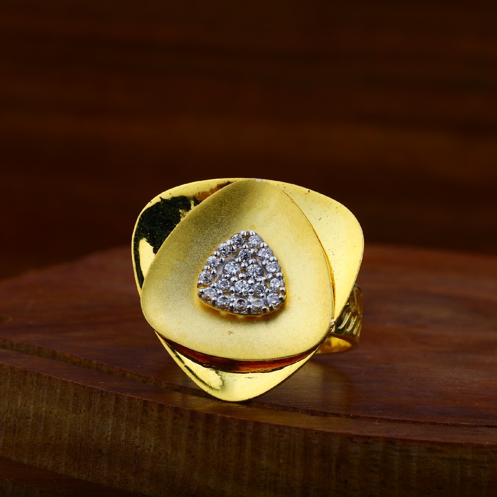 22kt Gold Antique Cz Ring LAR36