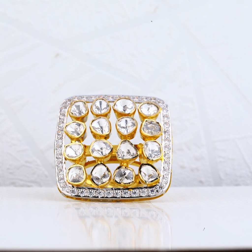 18kt Gold Italian Ladies Ring LIR24