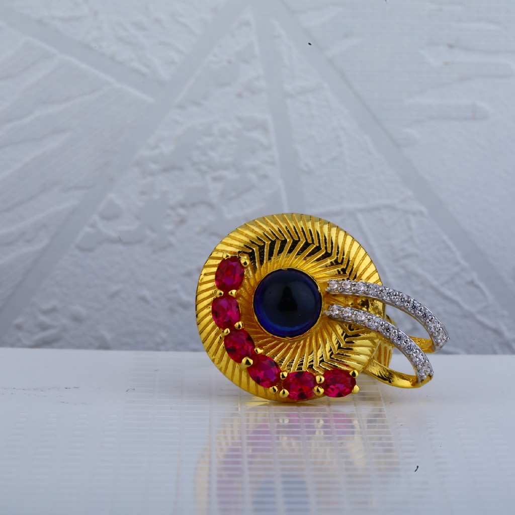 18kt Gold Italian Hallmark ring LIR55