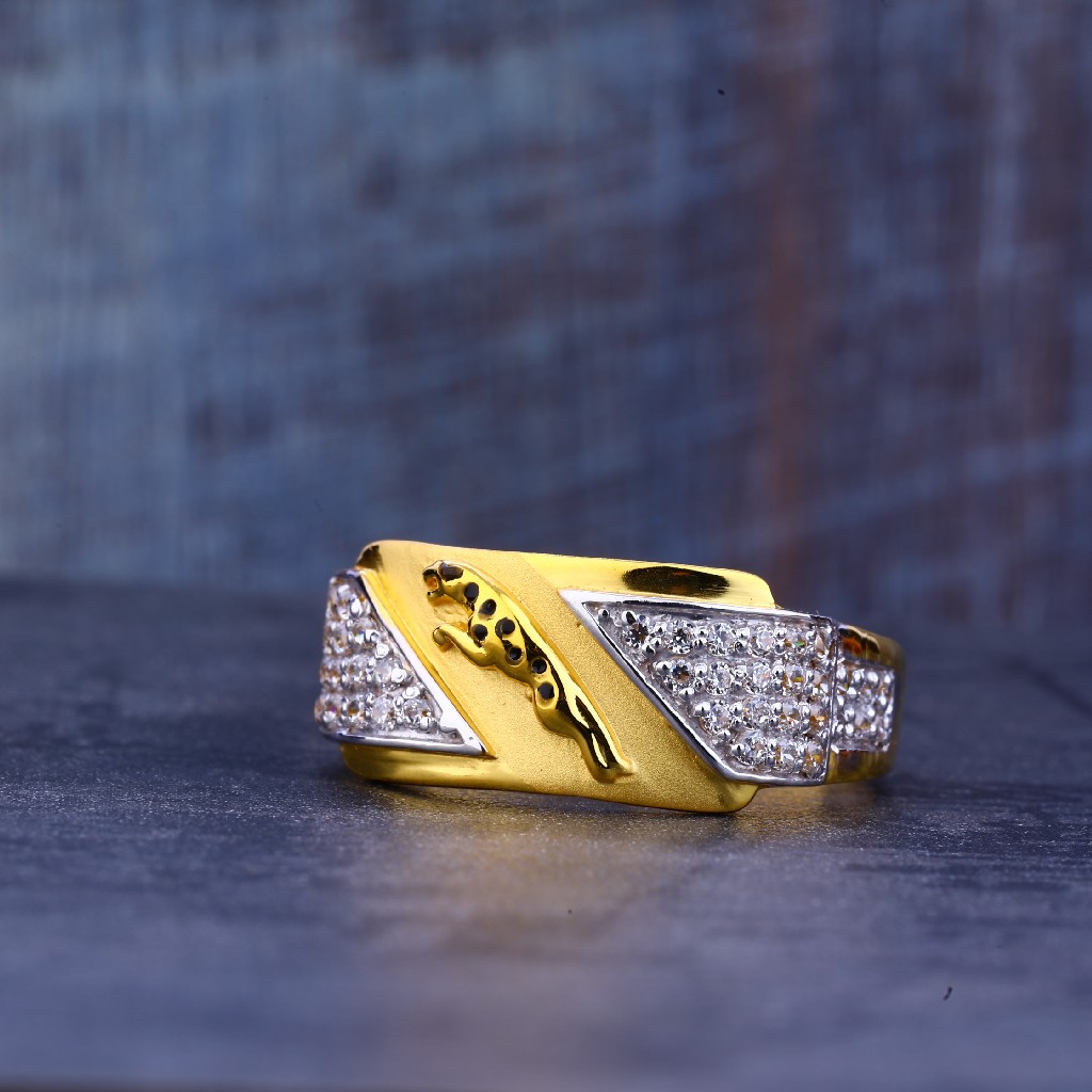 Mens 22K Gold Fancy Ring-MR387