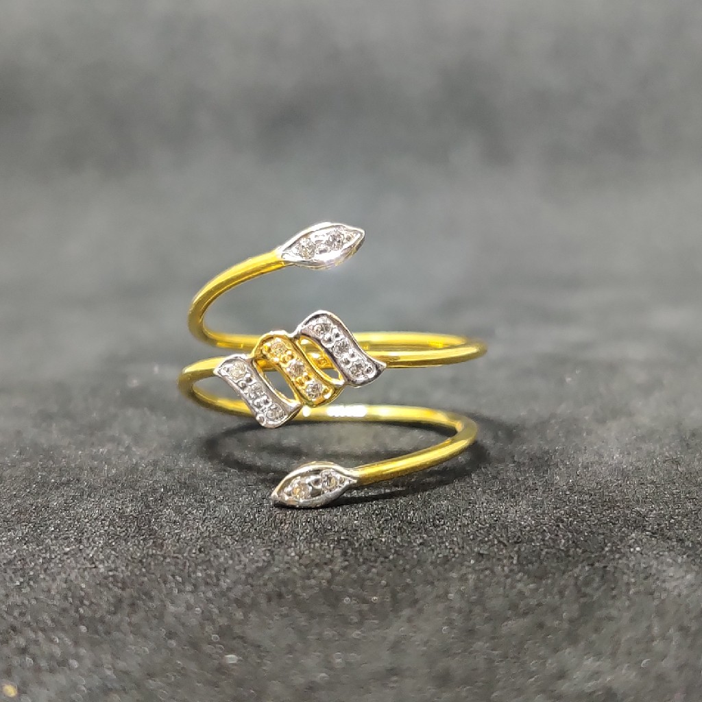 22Kt Women's Fashionable Outwear Gold Spring Ring-24959
