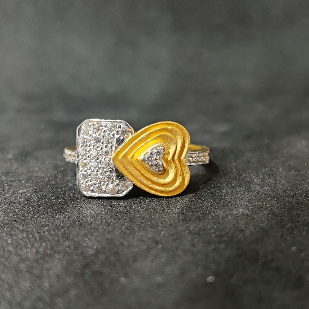 916 Ladies Heart Shape Gold Ring-17022