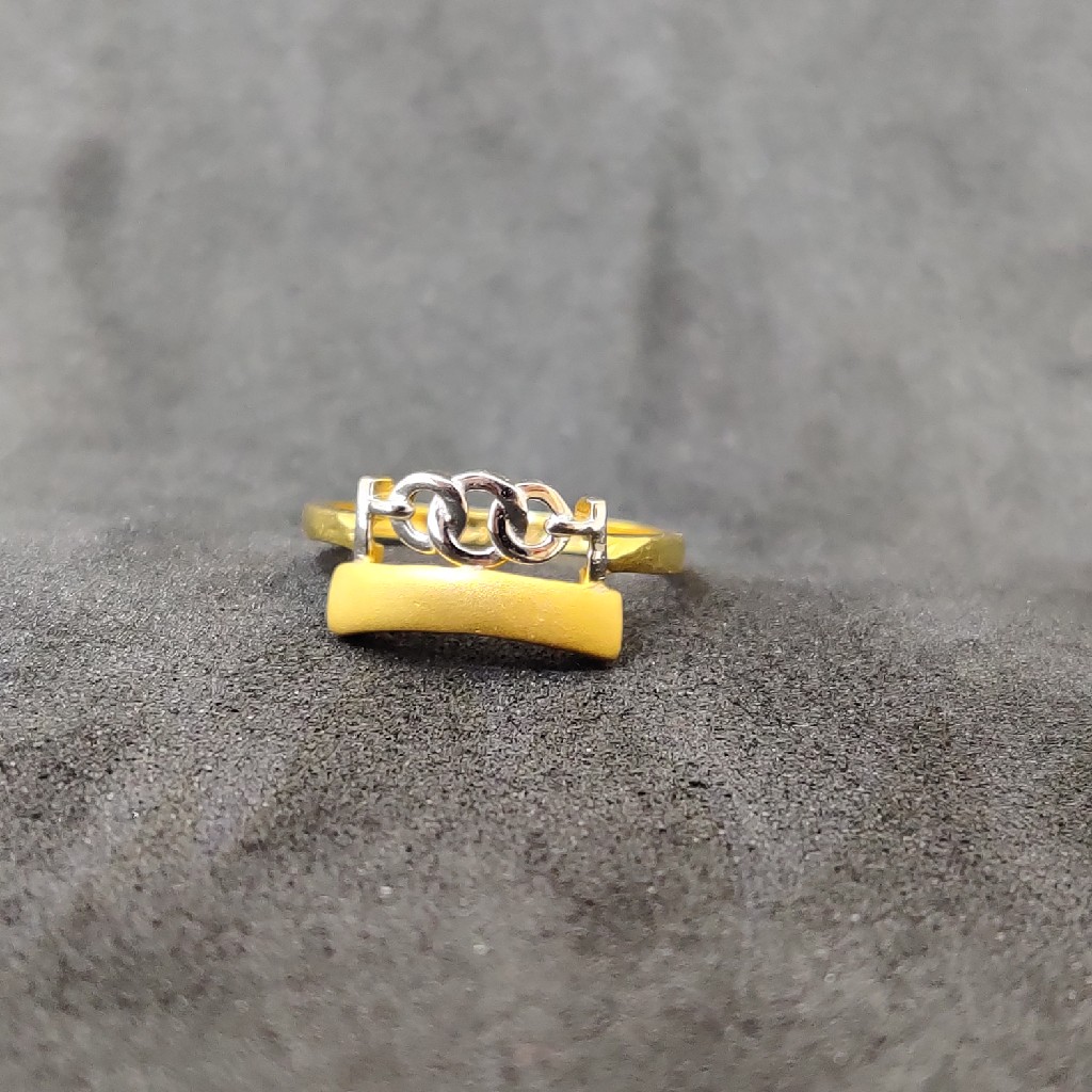 916 Ladies Plain Gold Ring