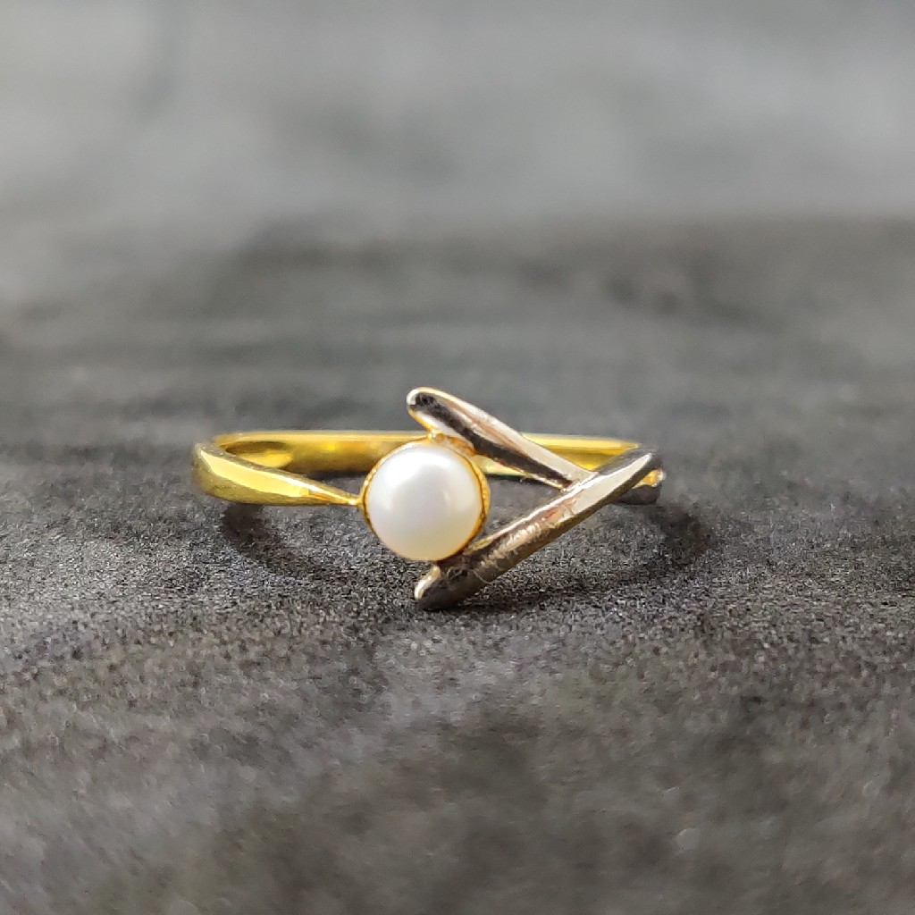 22k Ladies Single Stone Ring