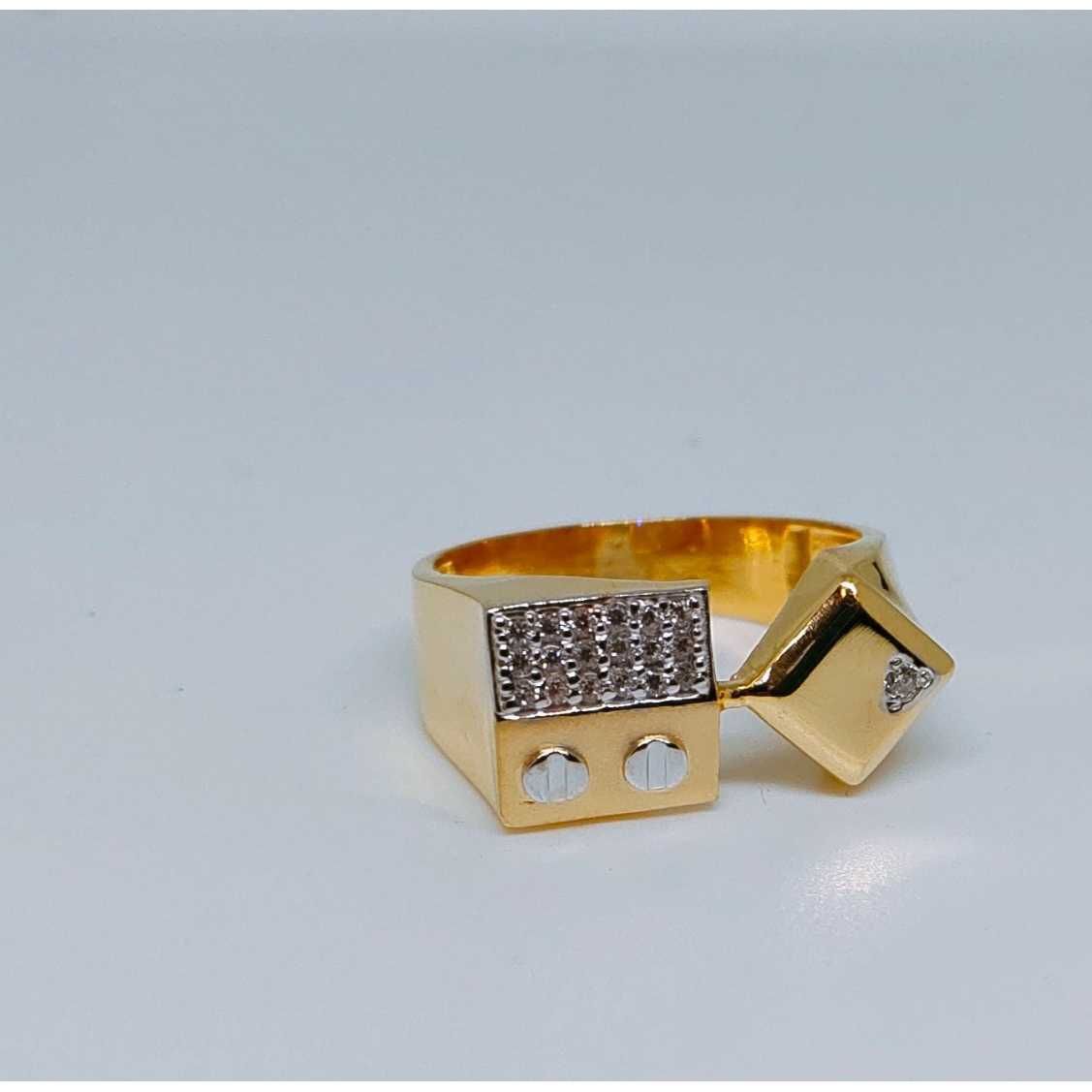 916 Gents Fancy Gold Ring Gr-28642
