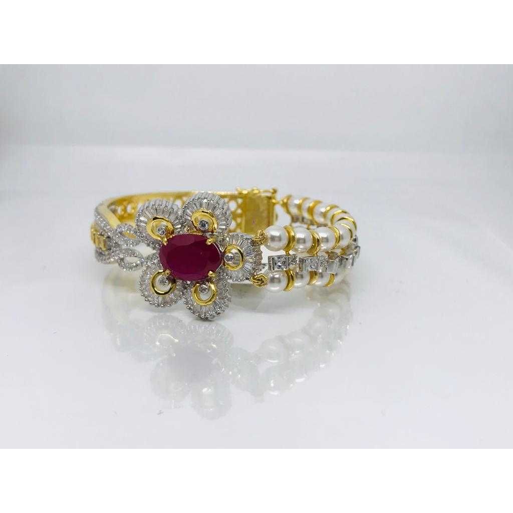 18k Ladies Fancy Gold Italian Kada K-51044