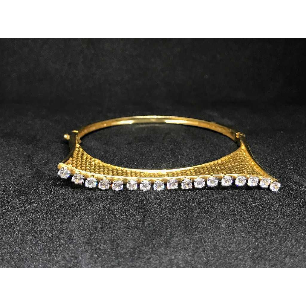 18k Ladies Fancy Gold Kada K-51039