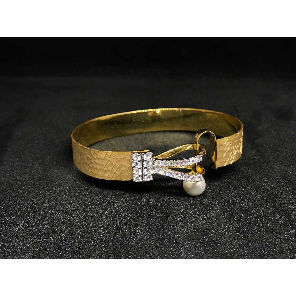 18k Ladies Fancy Gold Kada K-51018
